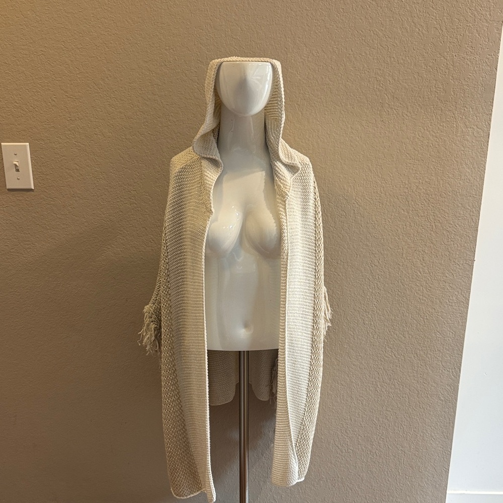 Roffe Cozy Cream Hooded Women's‎ Sweater/Cape